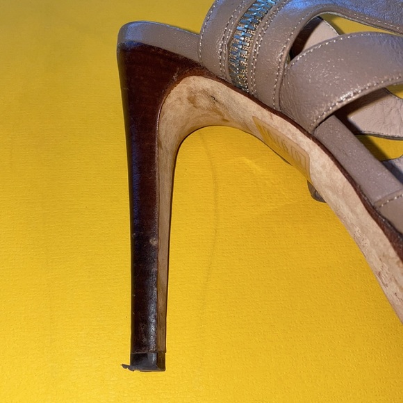 Fendi Sandalo Montone Semilucido Platform Sandals - Picture 7 of 8